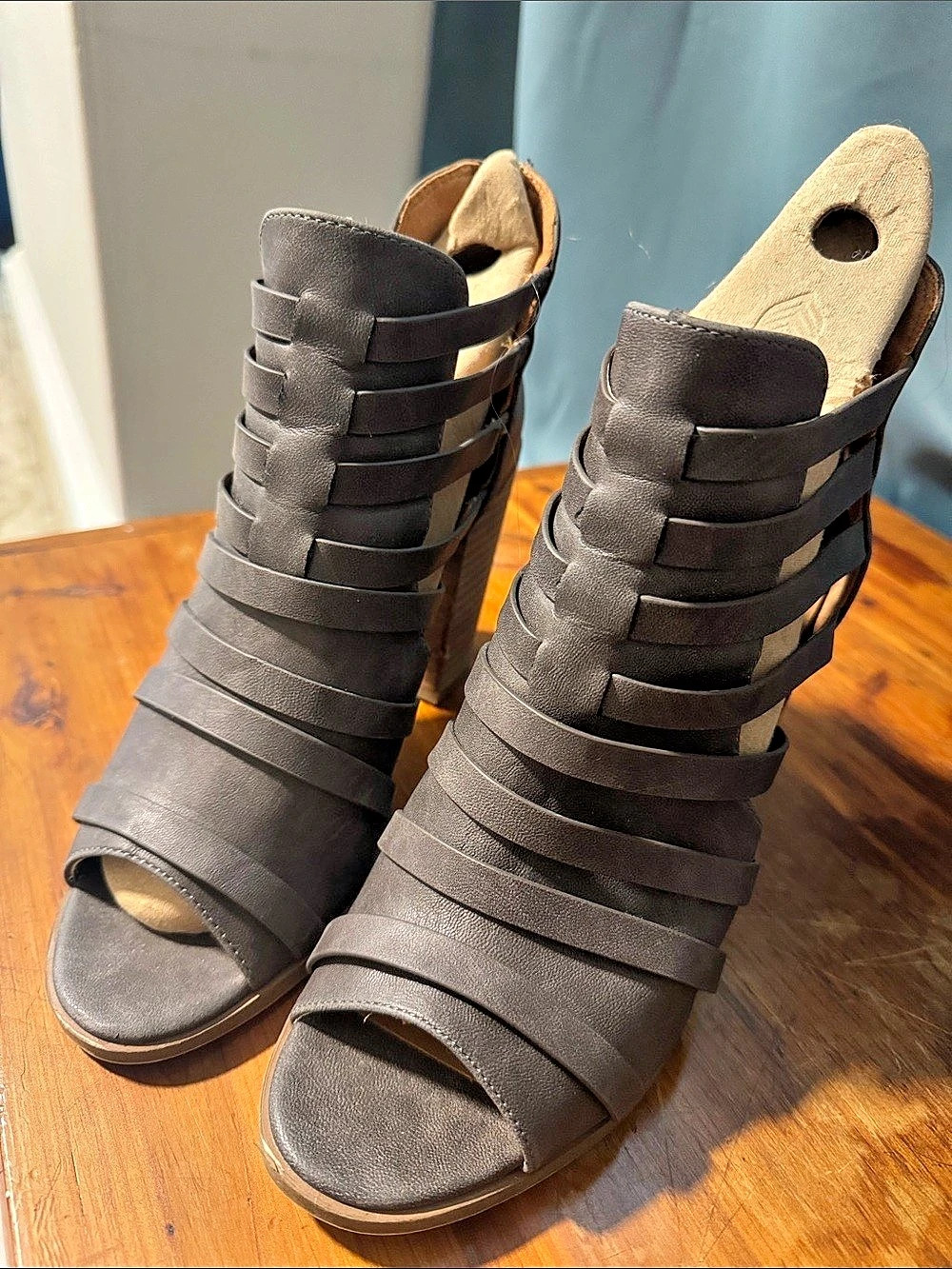 Report Black & Brown Strappy Platform Heels US 7.5